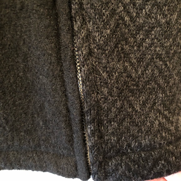 Gray/black cape w/full zipper - Picture 6 of 10